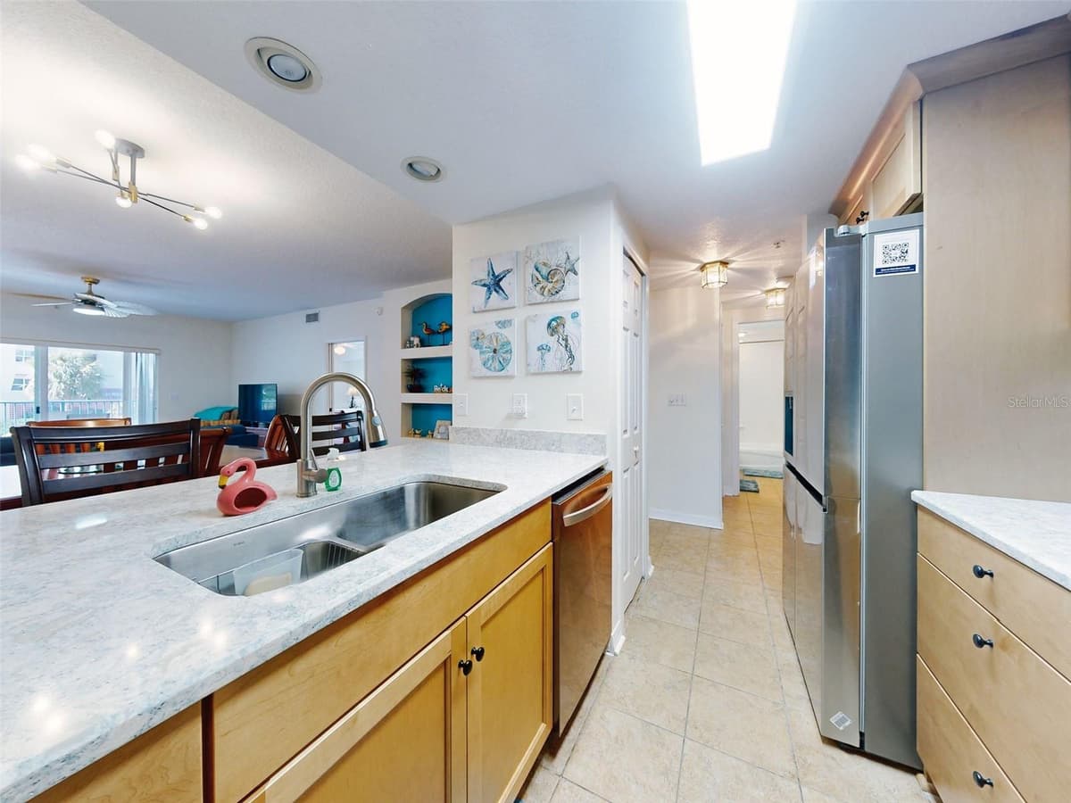 5300 ATLANTIC AVENUE — photo 9 of 35