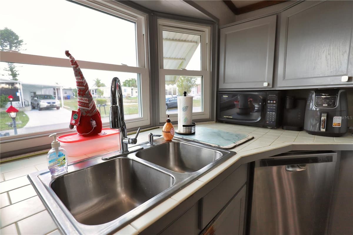 666 ALVARADO — photo 17 of 37