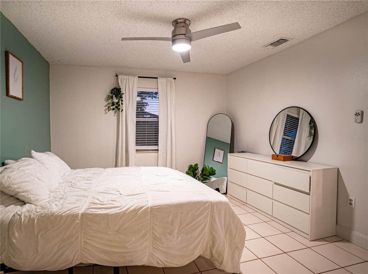 315 LAUDERDALE COURT — photo 16 of 53