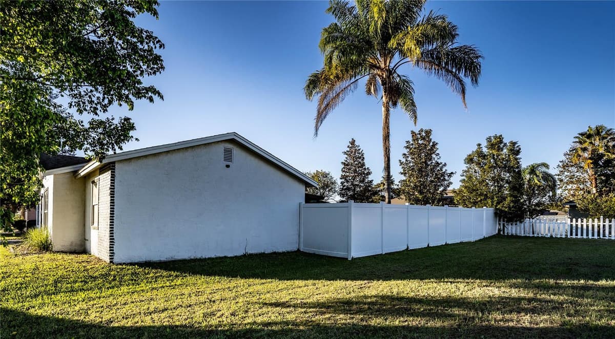 315 LAUDERDALE COURT — photo 47 of 53