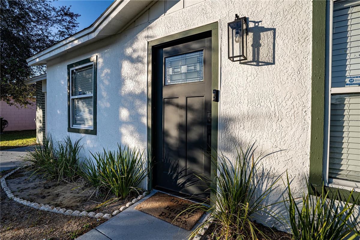 315 LAUDERDALE COURT — photo 3 of 53