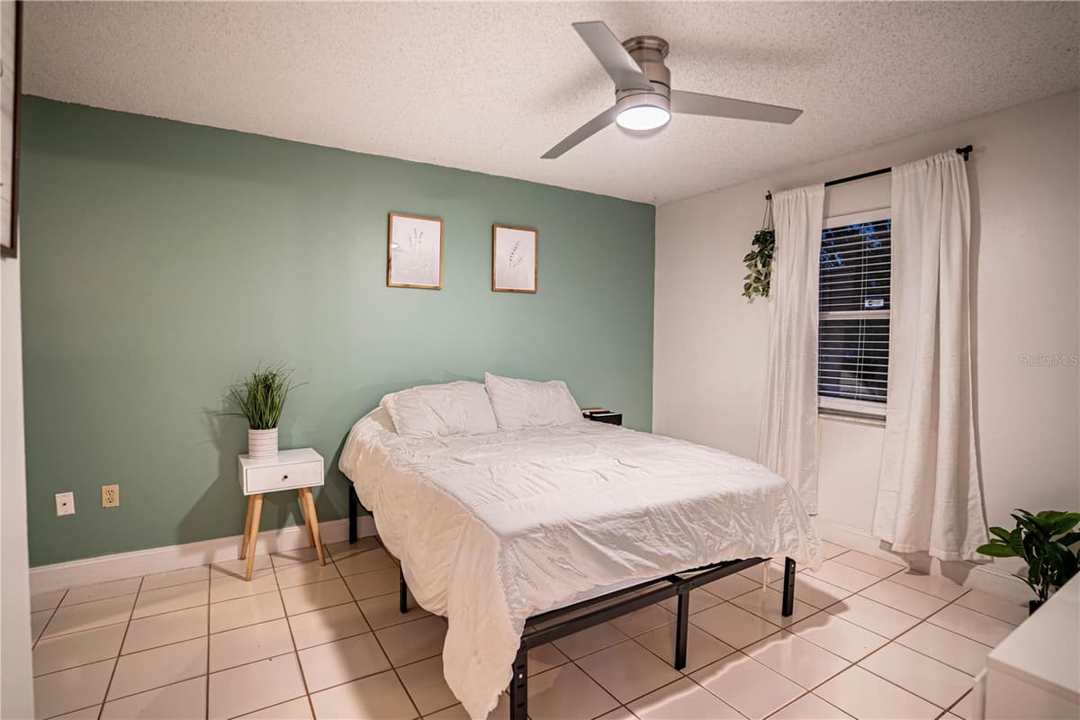 315 LAUDERDALE COURT — photo 15 of 53