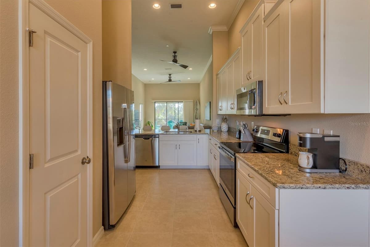 13816 MESSINA LOOP — photo 4 of 38