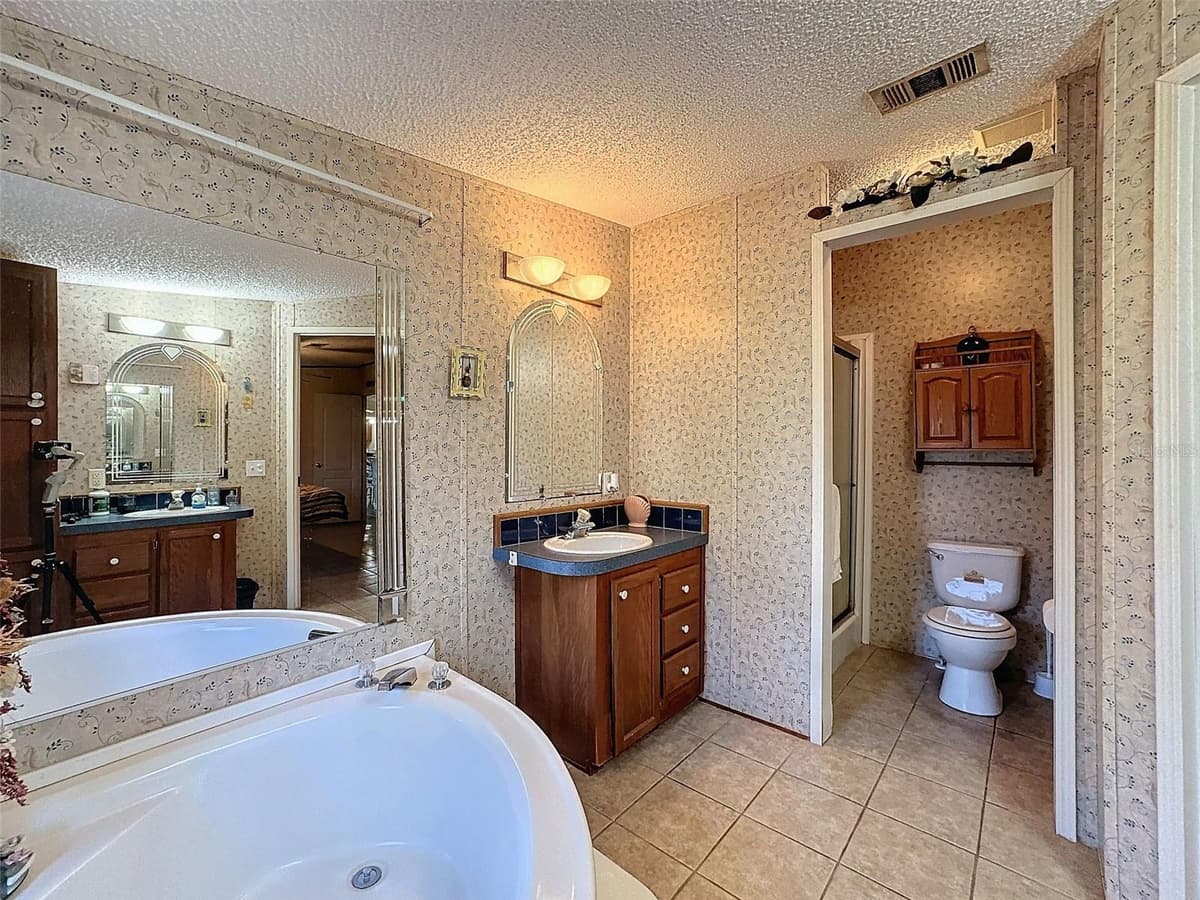 15525 & 15527 SHADY HILLS ROAD — photo 57 of 100