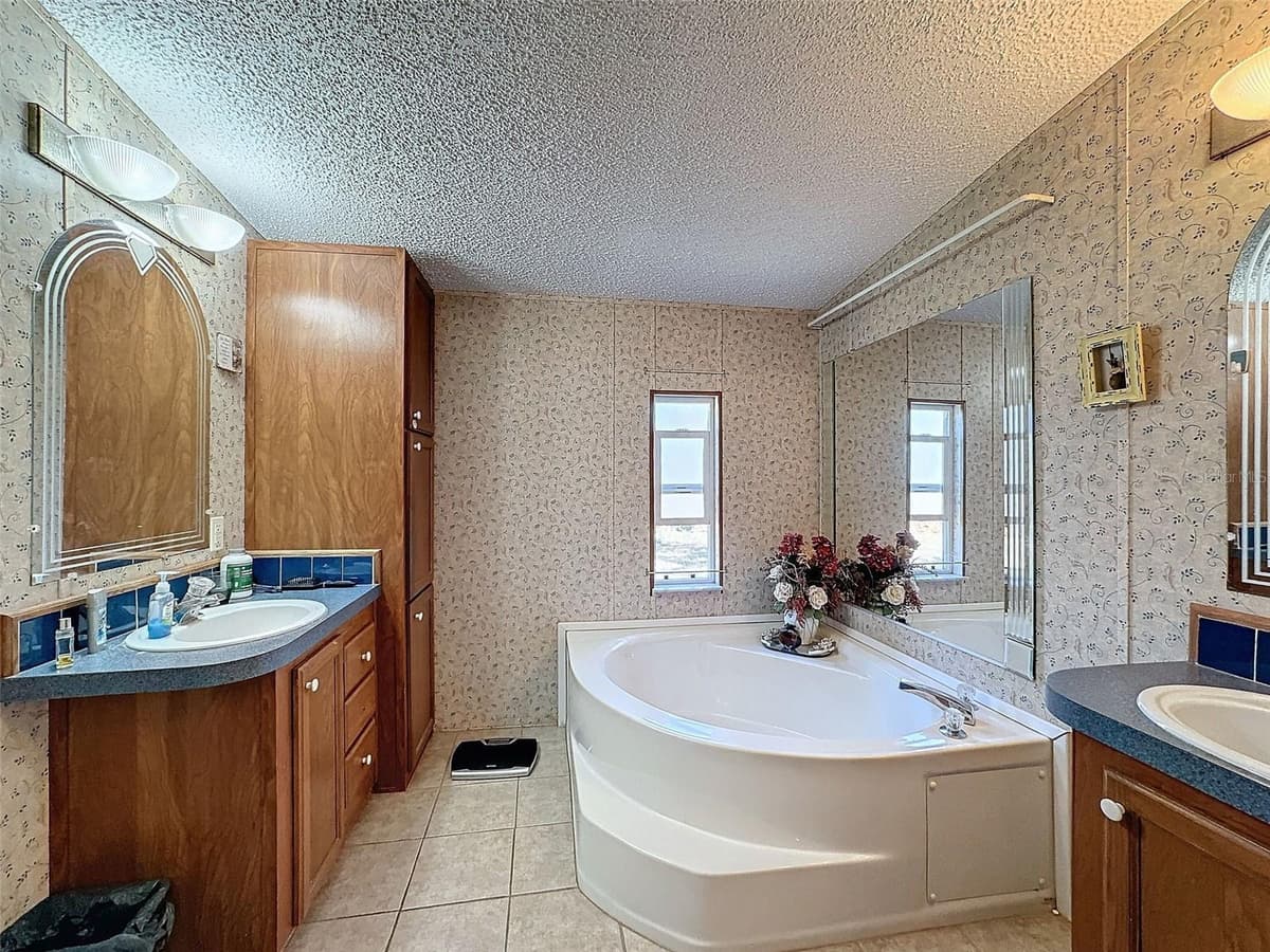 15525 & 15527 SHADY HILLS ROAD — photo 56 of 100