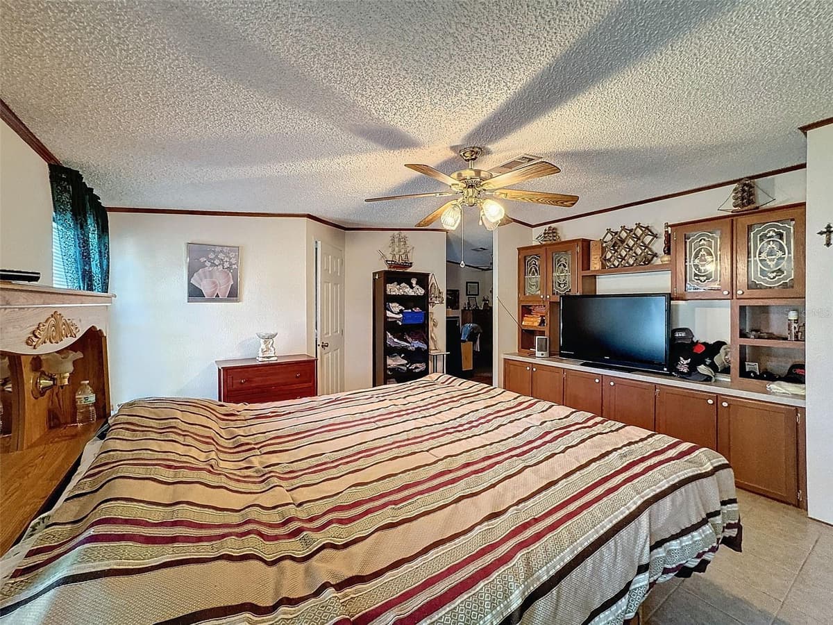 15525 & 15527 SHADY HILLS ROAD — photo 51 of 100