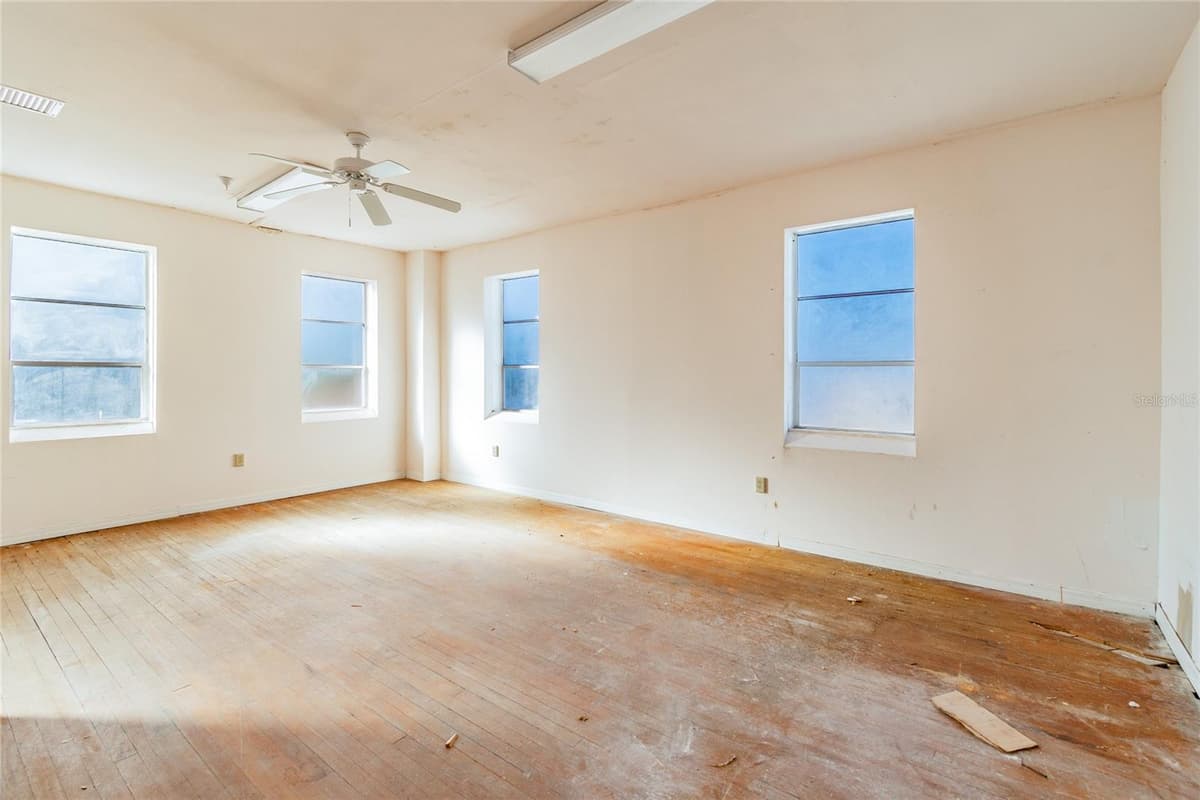 541 FLORIDA AVENUE — photo 12 of 80