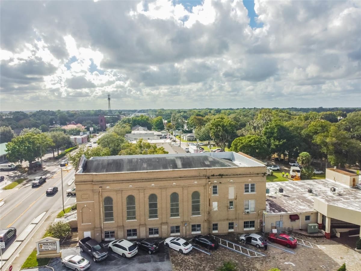541 FLORIDA AVENUE — photo 4 of 80