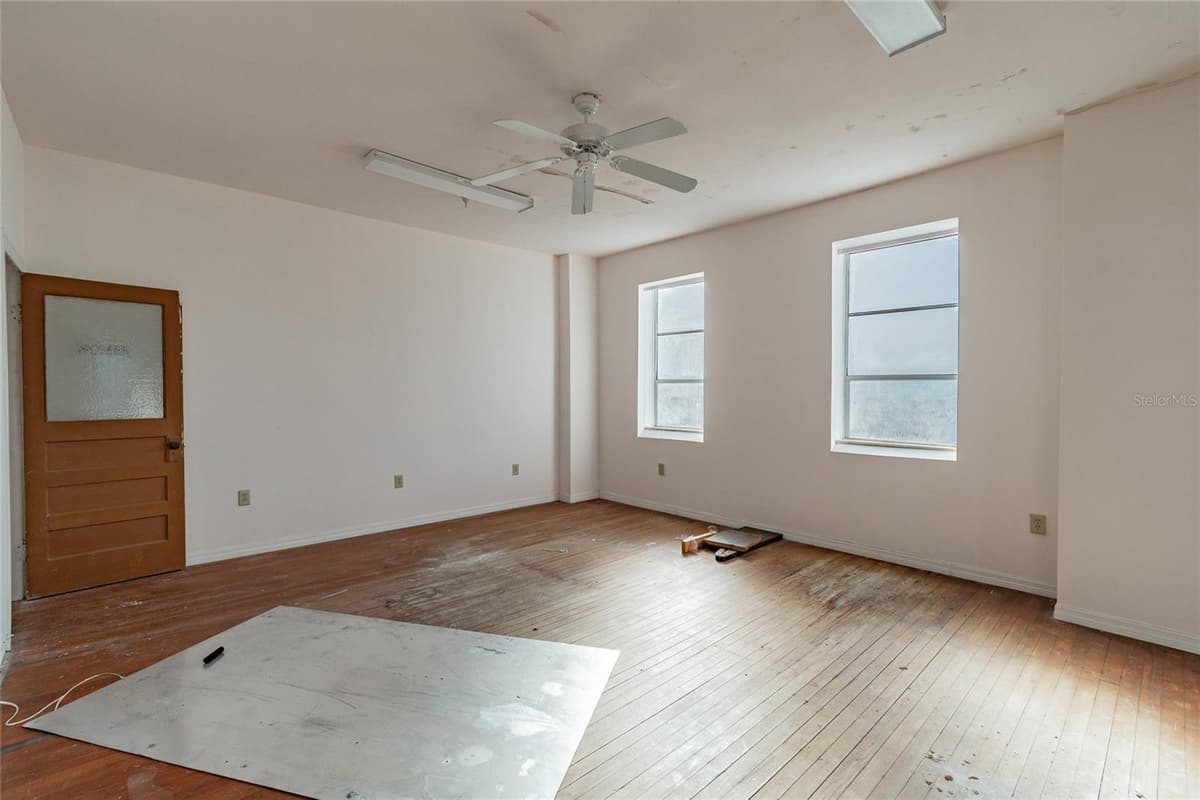 541 FLORIDA AVENUE — photo 17 of 80