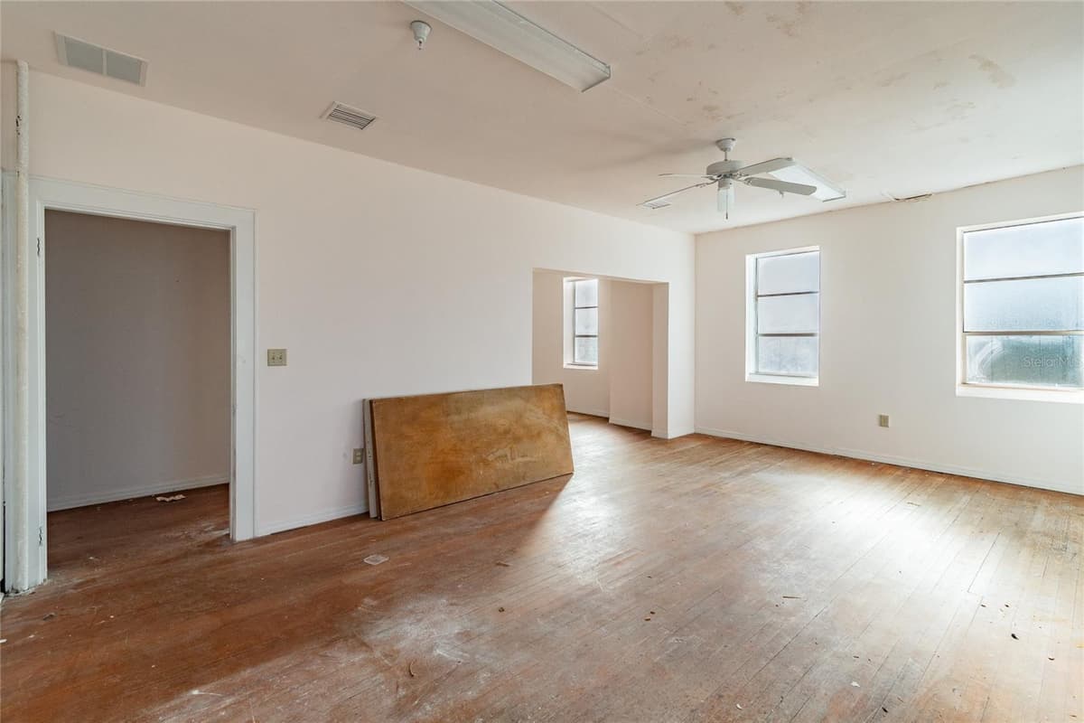 541 FLORIDA AVENUE — photo 13 of 80