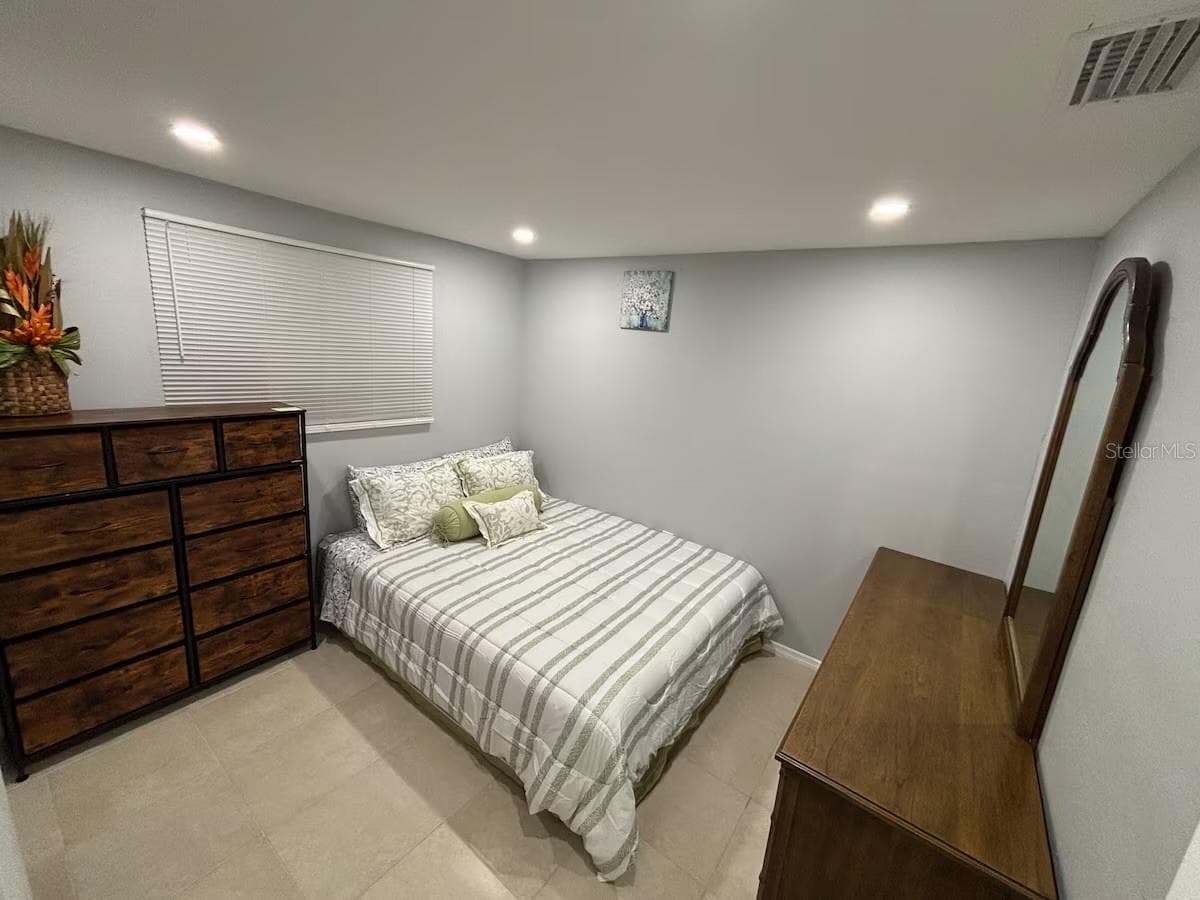 735 BERTREND STREET — photo 12 of 18