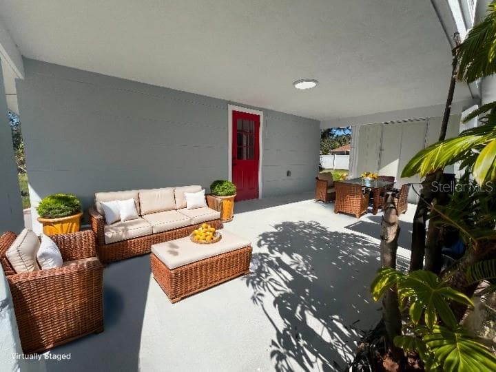 735 BERTREND STREET — photo 3 of 18