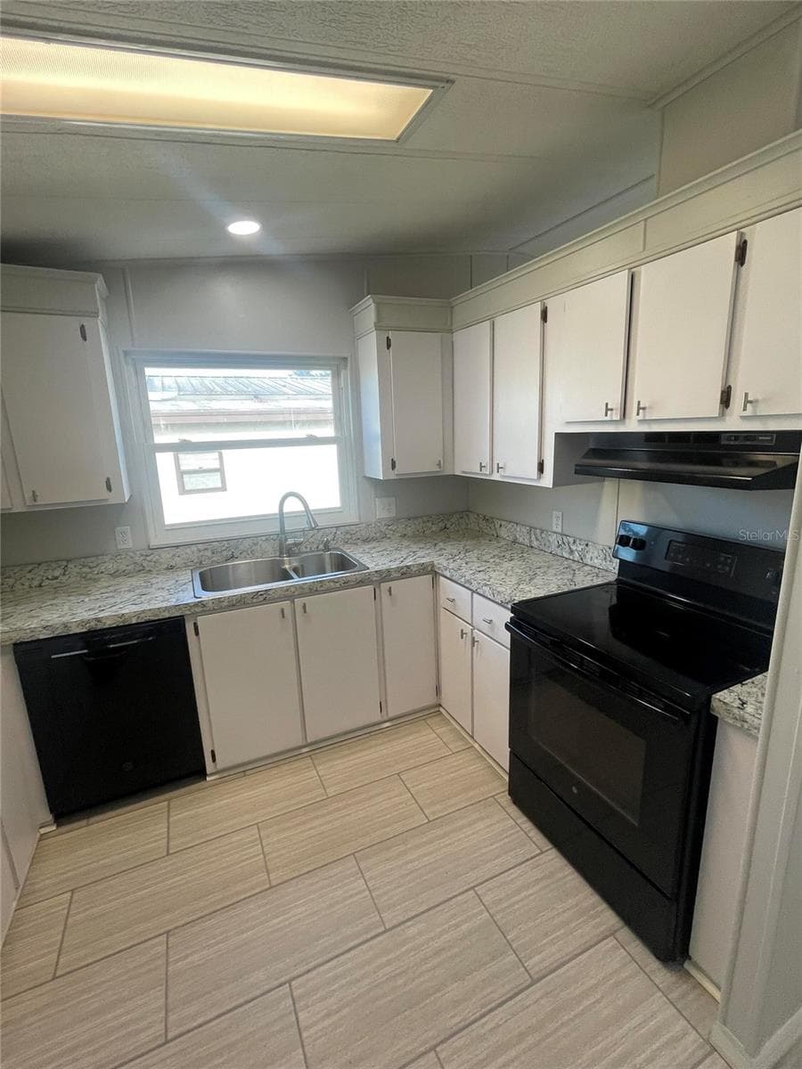 3145 HIDDEN LAKE DRIVE — photo 10 of 23