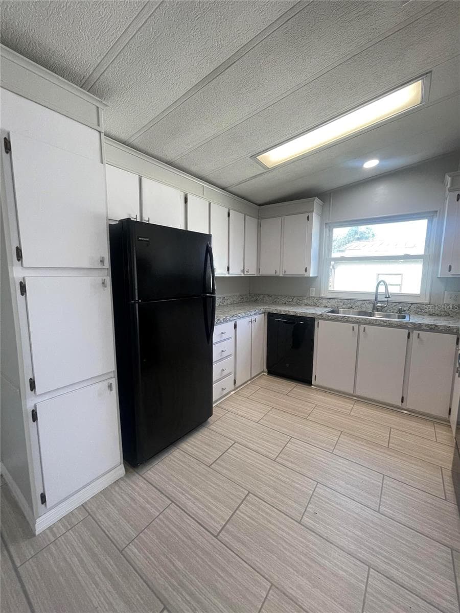 3145 HIDDEN LAKE DRIVE — photo 9 of 23