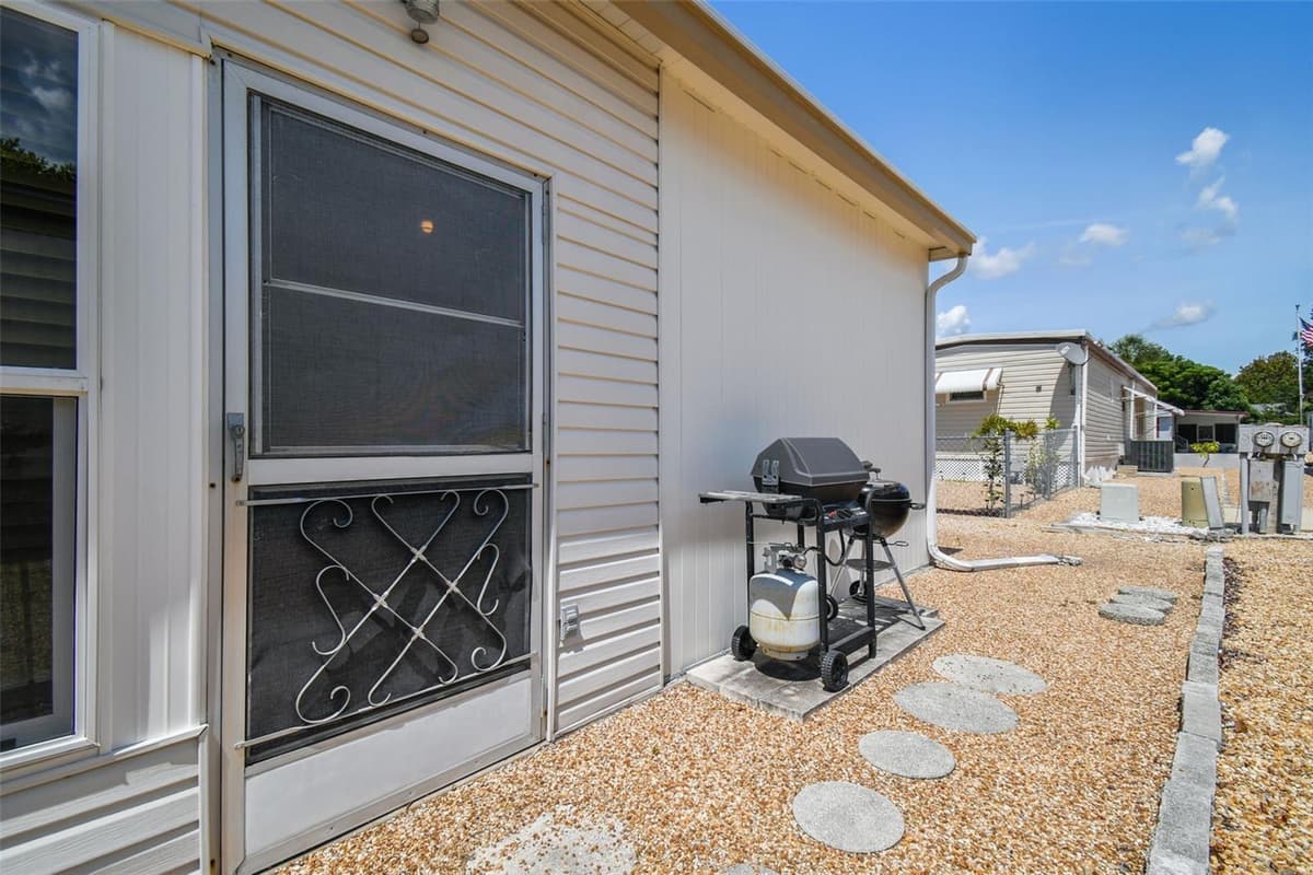 12200 BONANZA DRIVE — photo 37 of 73