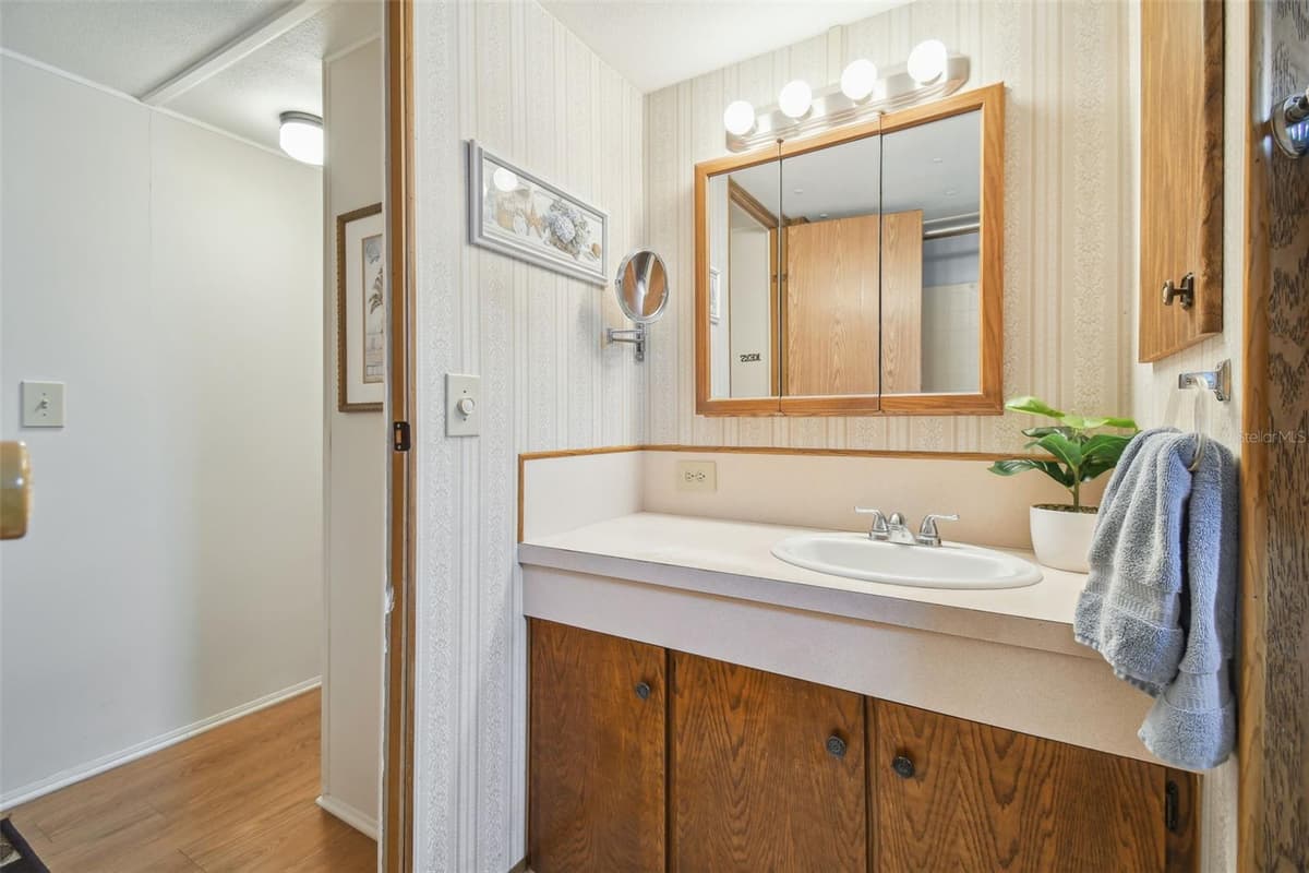 12200 BONANZA DRIVE — photo 28 of 73