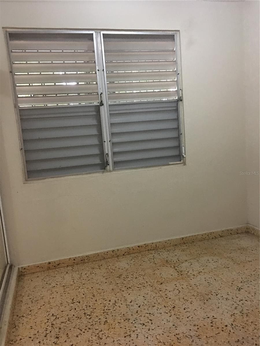 352 BARRIO QUEMADO — photo 11 of 12