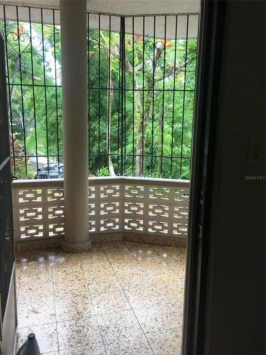 352 BARRIO QUEMADO — photo 10 of 12