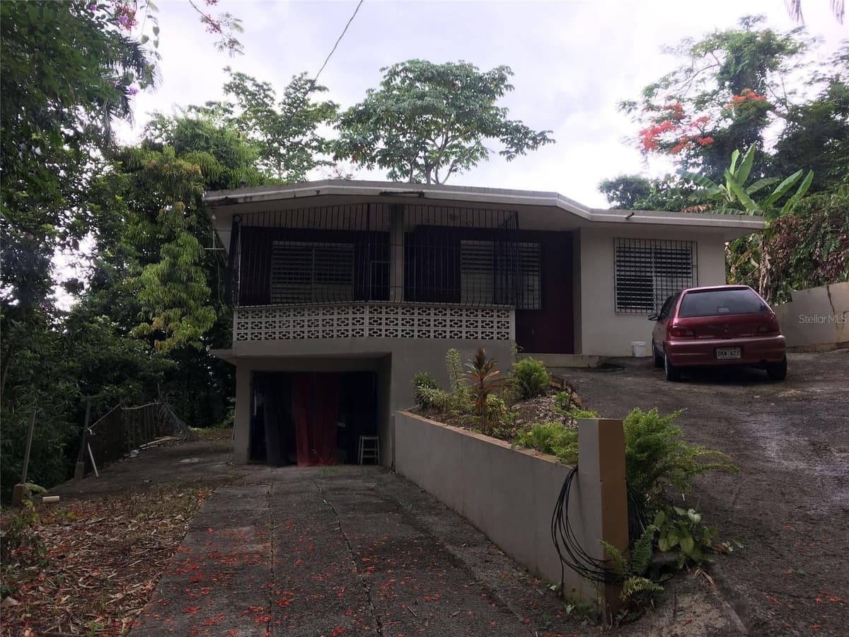 352 BARRIO QUEMADO — photo 1 of 12