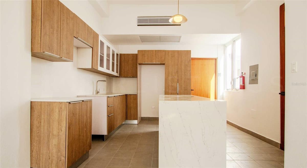 319 RECINTO SUR STREET — photo 14 of 15