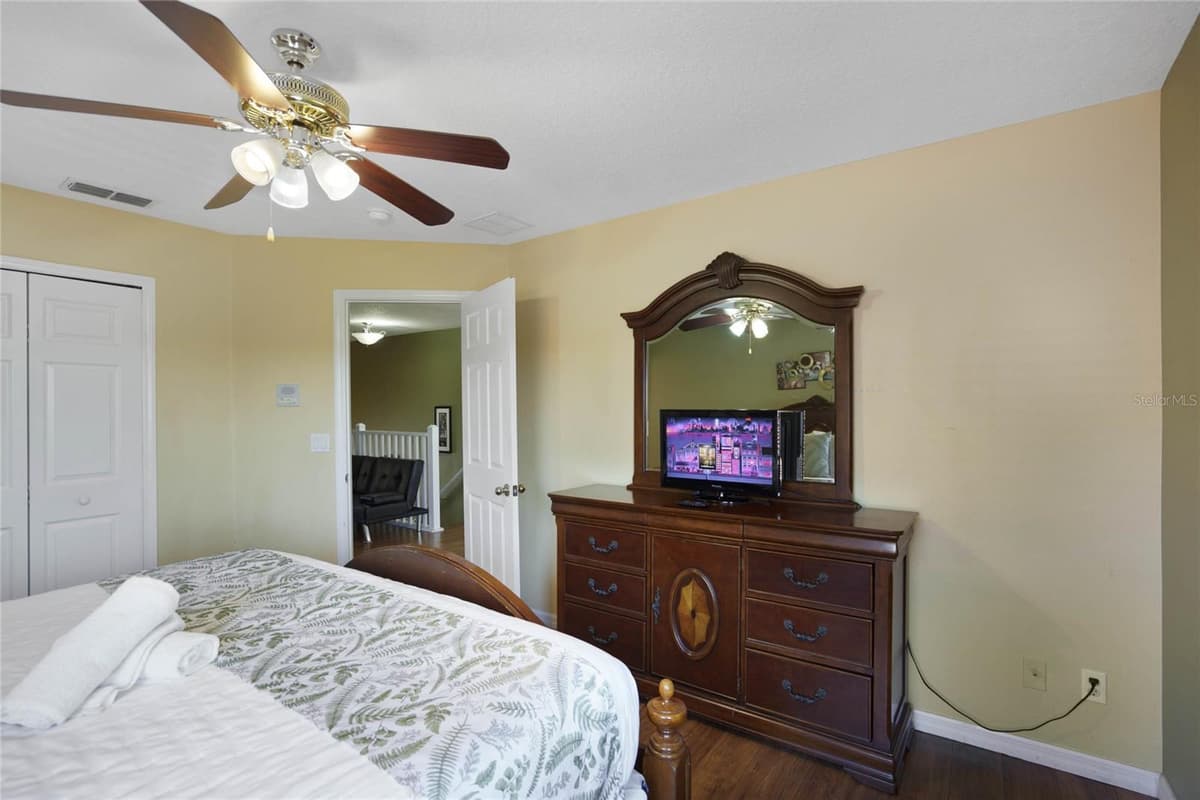 151 RUBINO DRIVE — photo 15 of 38