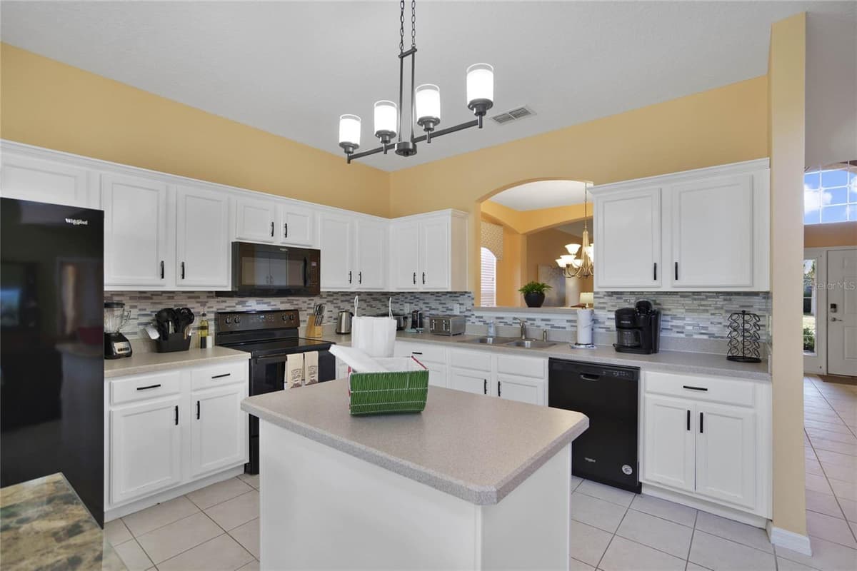 151 RUBINO DRIVE — photo 10 of 38