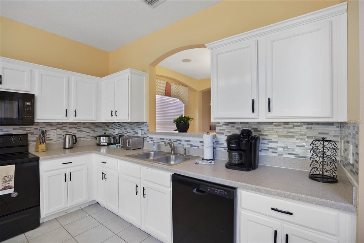 151 RUBINO DRIVE — photo 9 of 38