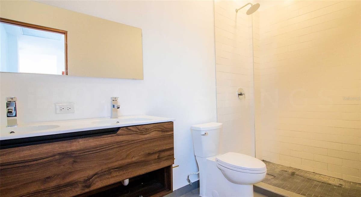 319 RECINTO SUR STREET — photo 8 of 12