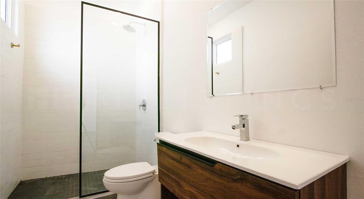 319 RECINTO SUR STREET — photo 6 of 12