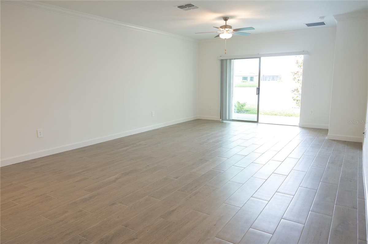 17523 HOLLY WELL AVENUE — photo 12 of 43
