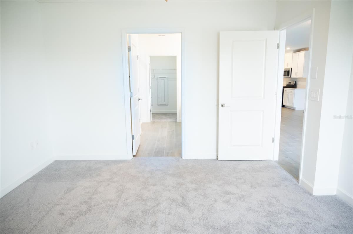 17523 HOLLY WELL AVENUE — photo 13 of 43