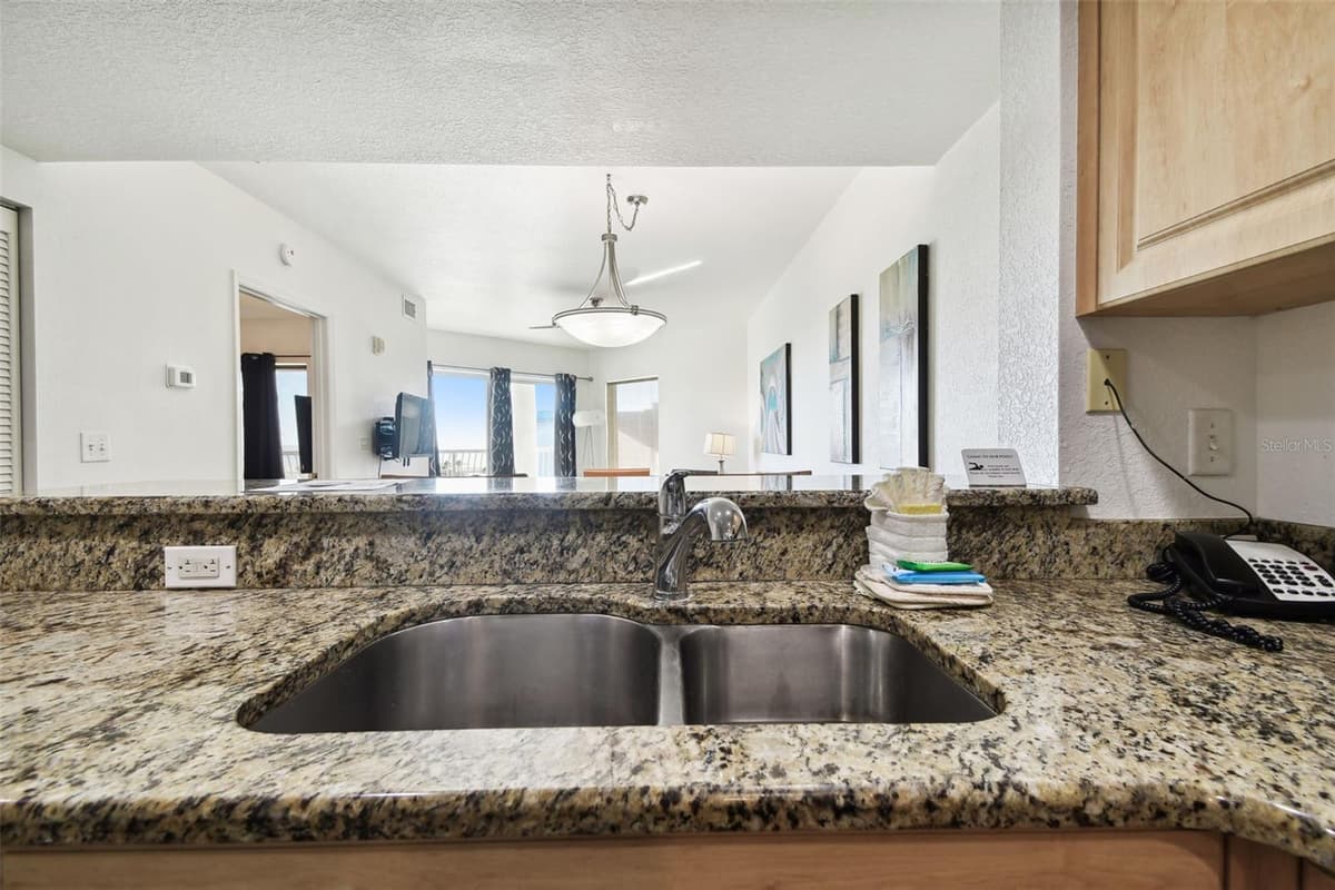 11605 GULF BOULEVARD — photo 10 of 44