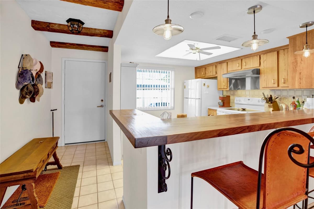 2465 NORTHSIDE DRIVE — photo 3 of 34