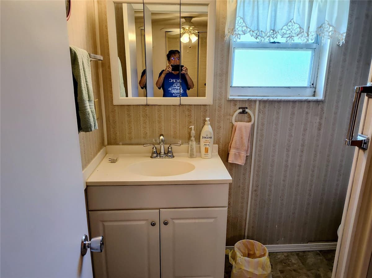 3420 LANARK DRIVE — photo 5 of 20