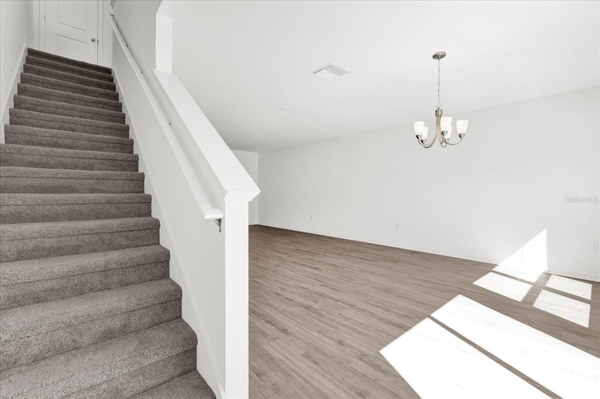 367 SEQUOIA DRIVE — photo 8 of 20