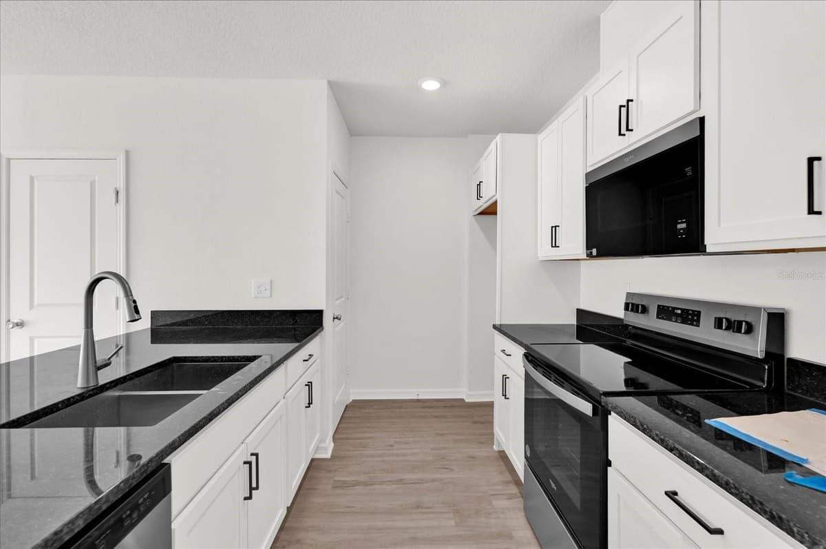 367 SEQUOIA DRIVE — photo 4 of 20