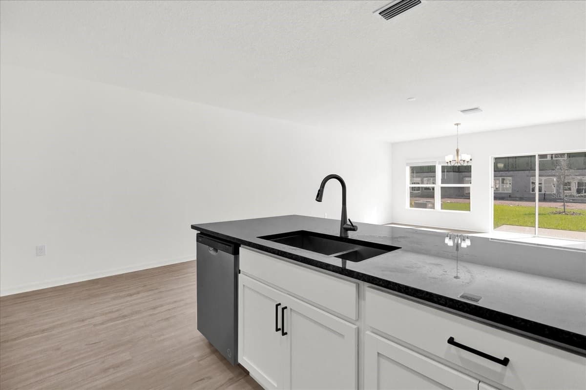 367 SEQUOIA DRIVE — photo 5 of 20