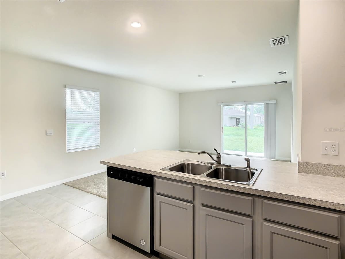 791 CHINOY ROAD — photo 8 of 28