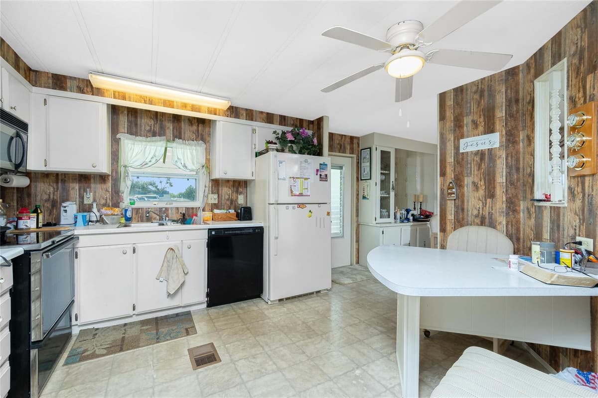 7474 FULMAR AVENUE — photo 5 of 41