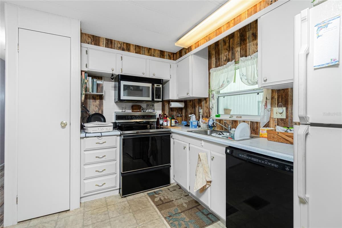 7474 FULMAR AVENUE — photo 3 of 41