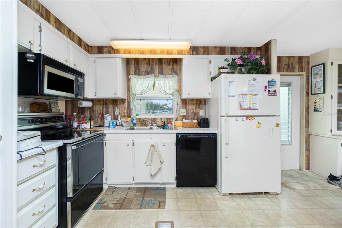 7474 FULMAR AVENUE — photo 4 of 41