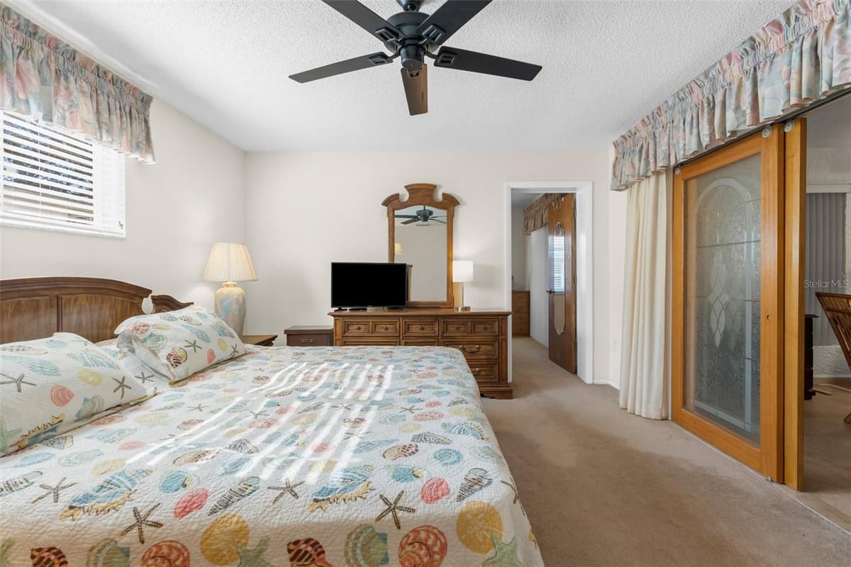 6409 WEDGEWOOD DRIVE — photo 19 of 38