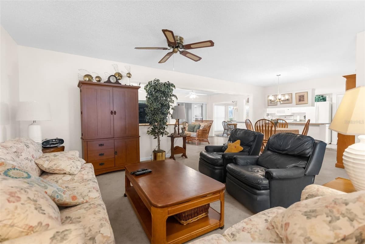 6409 WEDGEWOOD DRIVE — photo 9 of 38