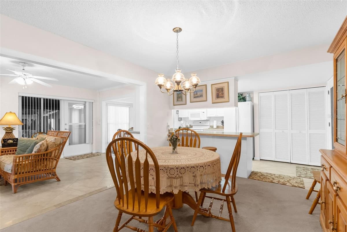 6409 WEDGEWOOD DRIVE — photo 10 of 38