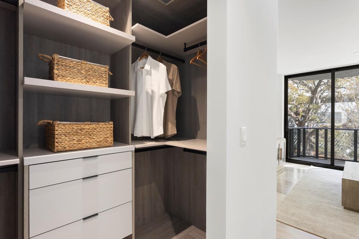3020 SANTIAGO STREET — photo 36 of 81