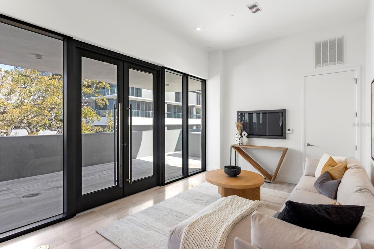 3020 SANTIAGO STREET — photo 50 of 81