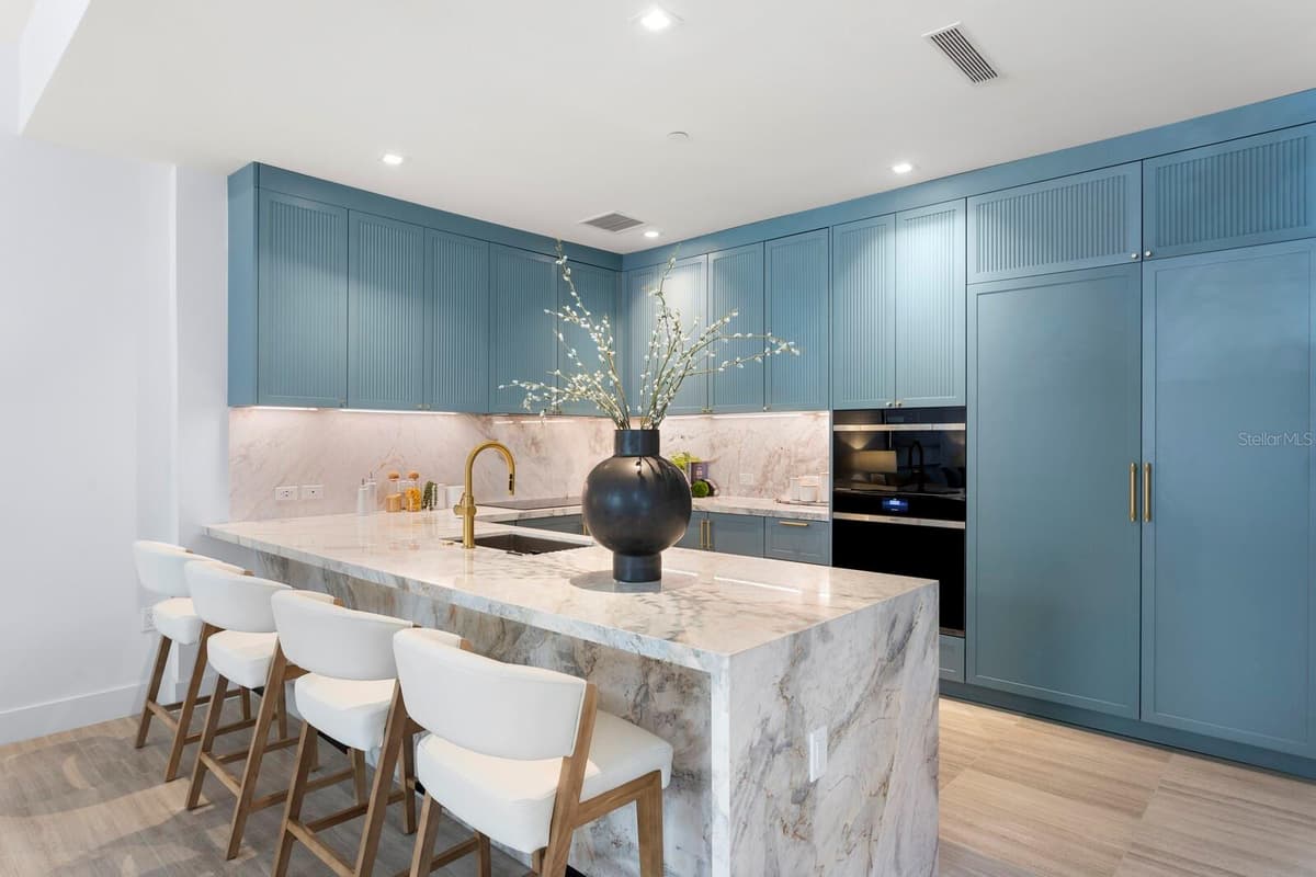 3020 SANTIAGO STREET — photo 13 of 81