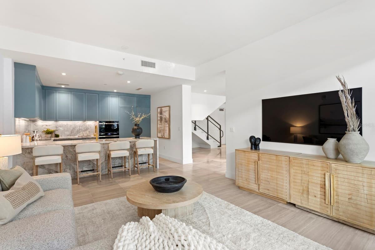 3020 SANTIAGO STREET — photo 9 of 81
