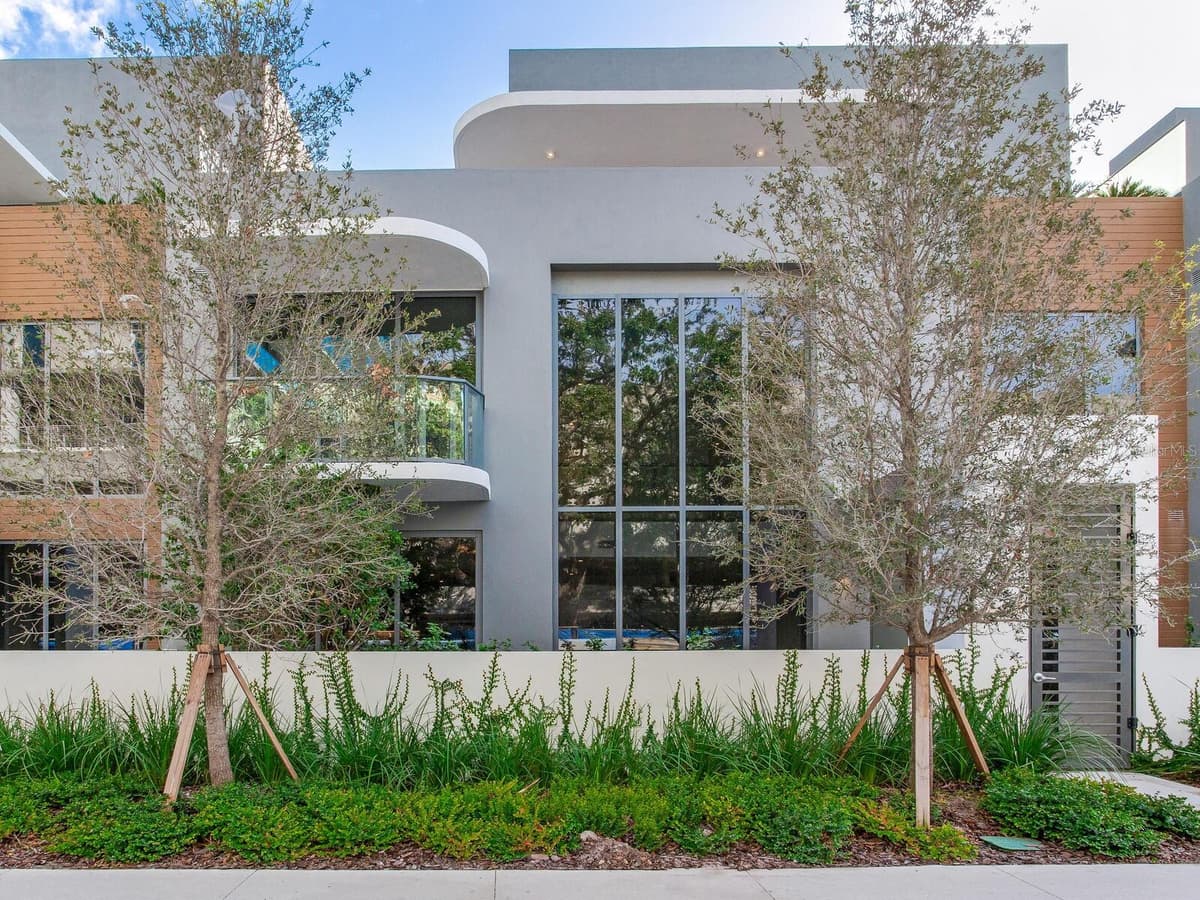3020 SANTIAGO STREET — photo 1 of 81