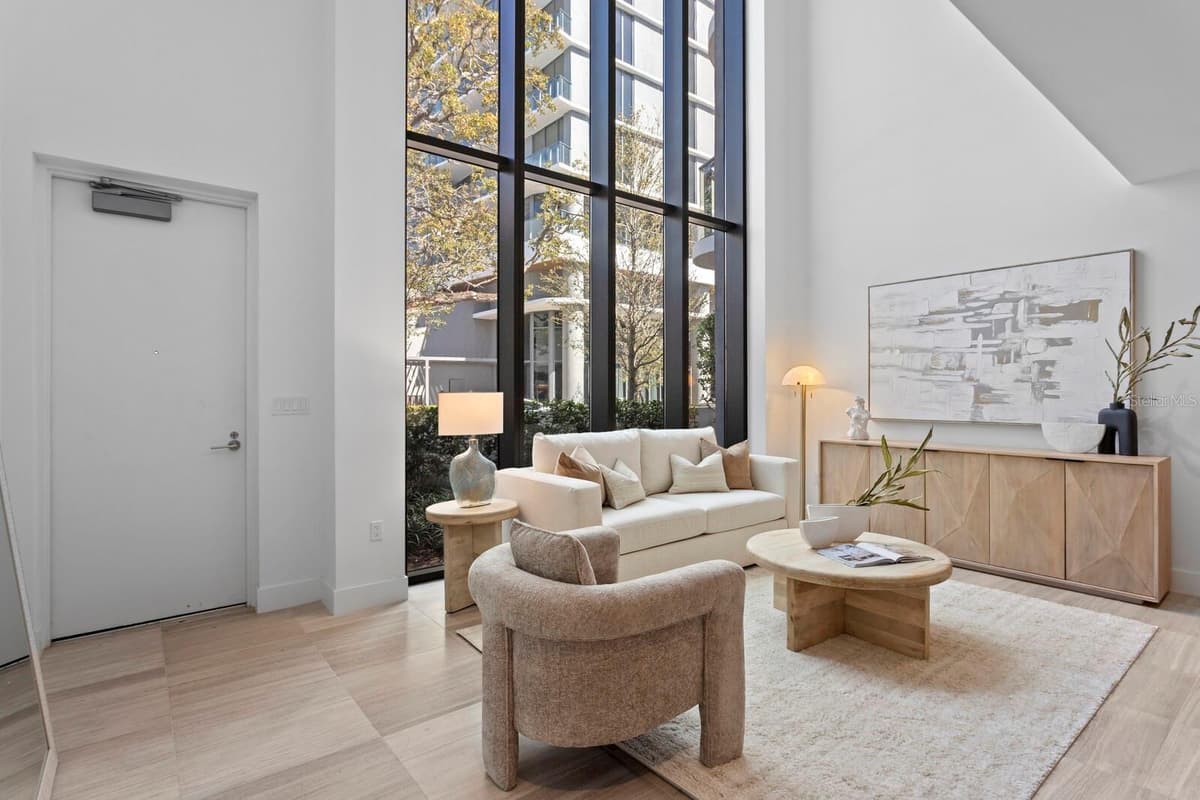 3020 SANTIAGO STREET — photo 6 of 81